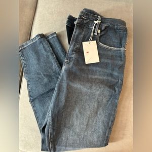 Good American Good Legs crop